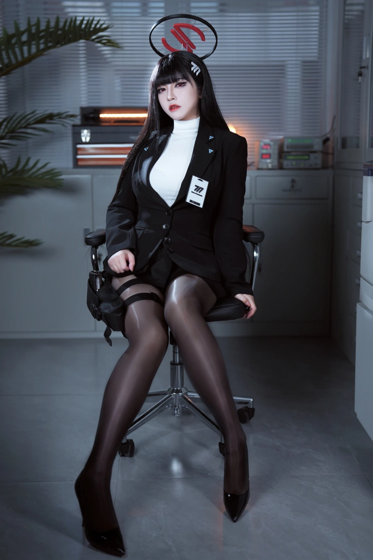 半半子 BANBANKO《蔚蓝档案 调月莉音OL》主题写真：60张全套美图，含8个视频
