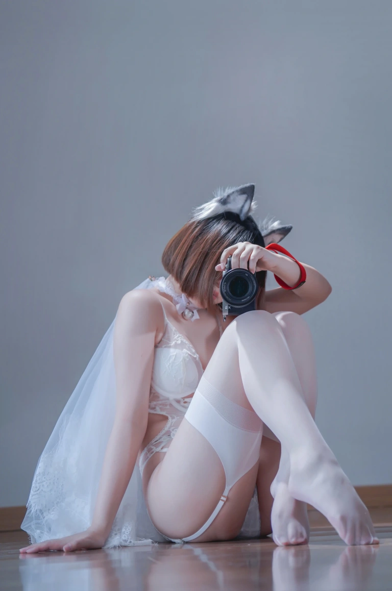 半半子 BANBANKO《純白花嫁Vol.02》主题写真：22张全套美图，含2个视频