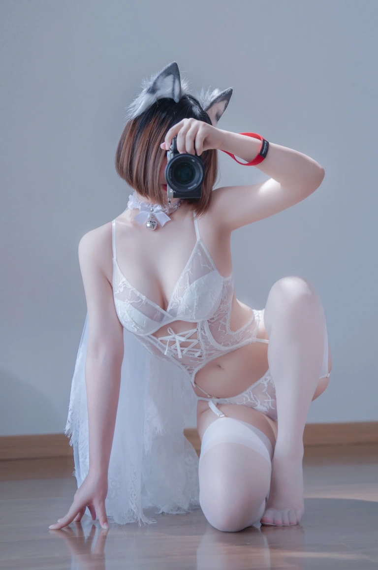 半半子 BANBANKO《純白花嫁Vol.02》主题写真：22张全套美图，含2个视频