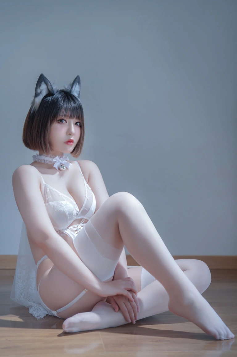 半半子 BANBANKO《純白花嫁Vol.02》主题写真：22张全套美图，含2个视频