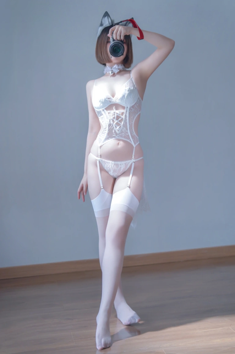 半半子 BANBANKO《純白花嫁Vol.02》主题写真：22张全套美图，含2个视频