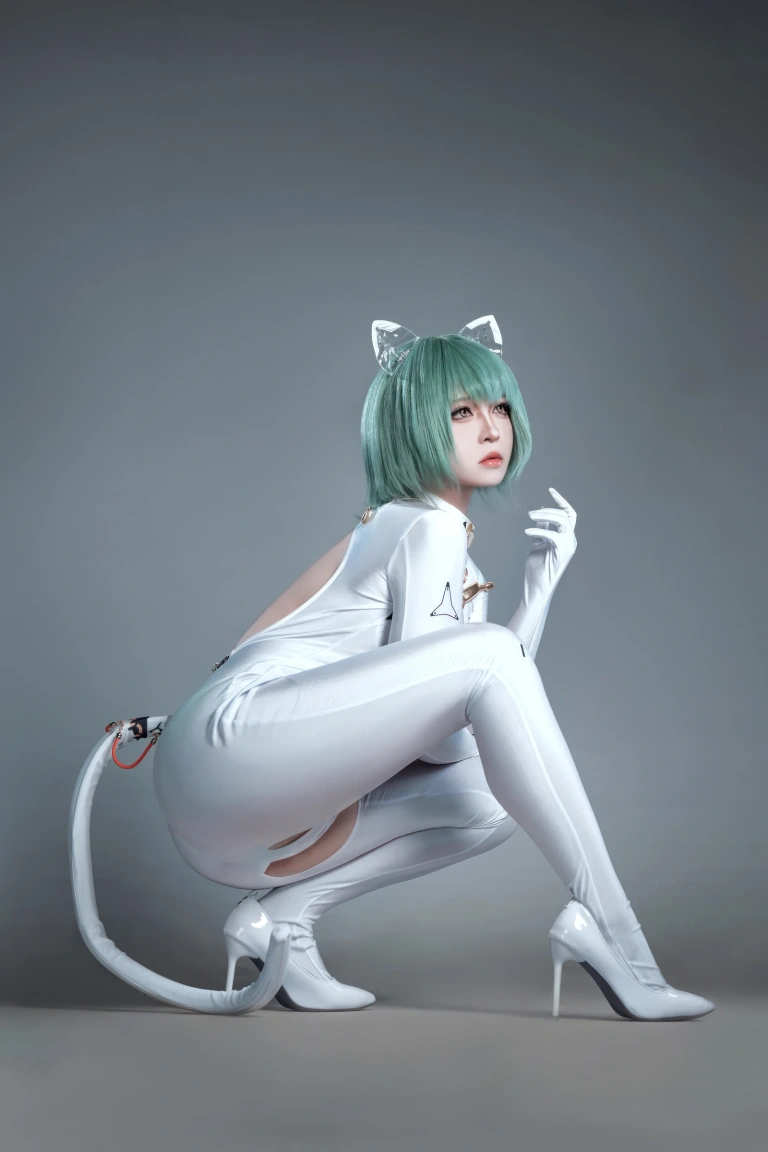 半半子 BANBANKO《碧蓝航线 纳希莫夫》主题写真：38张全套美图，含1个视频
