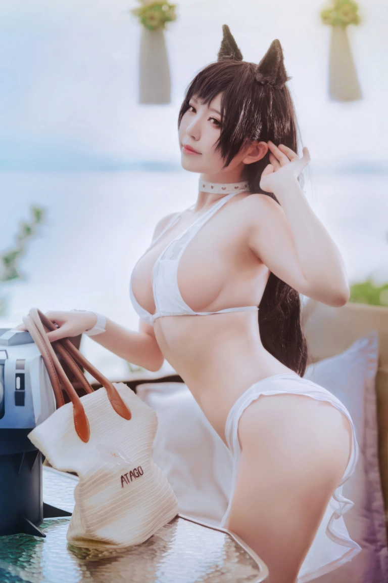 半半子 BANBANKO《碧蓝航线 爱宕泳装》主题写真：27张全套美图