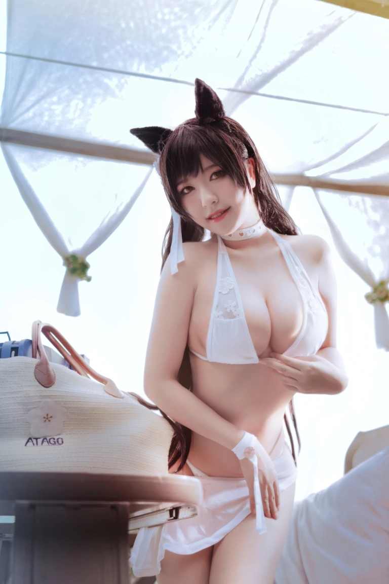 半半子 BANBANKO《碧蓝航线 爱宕泳装》主题写真：27张全套美图