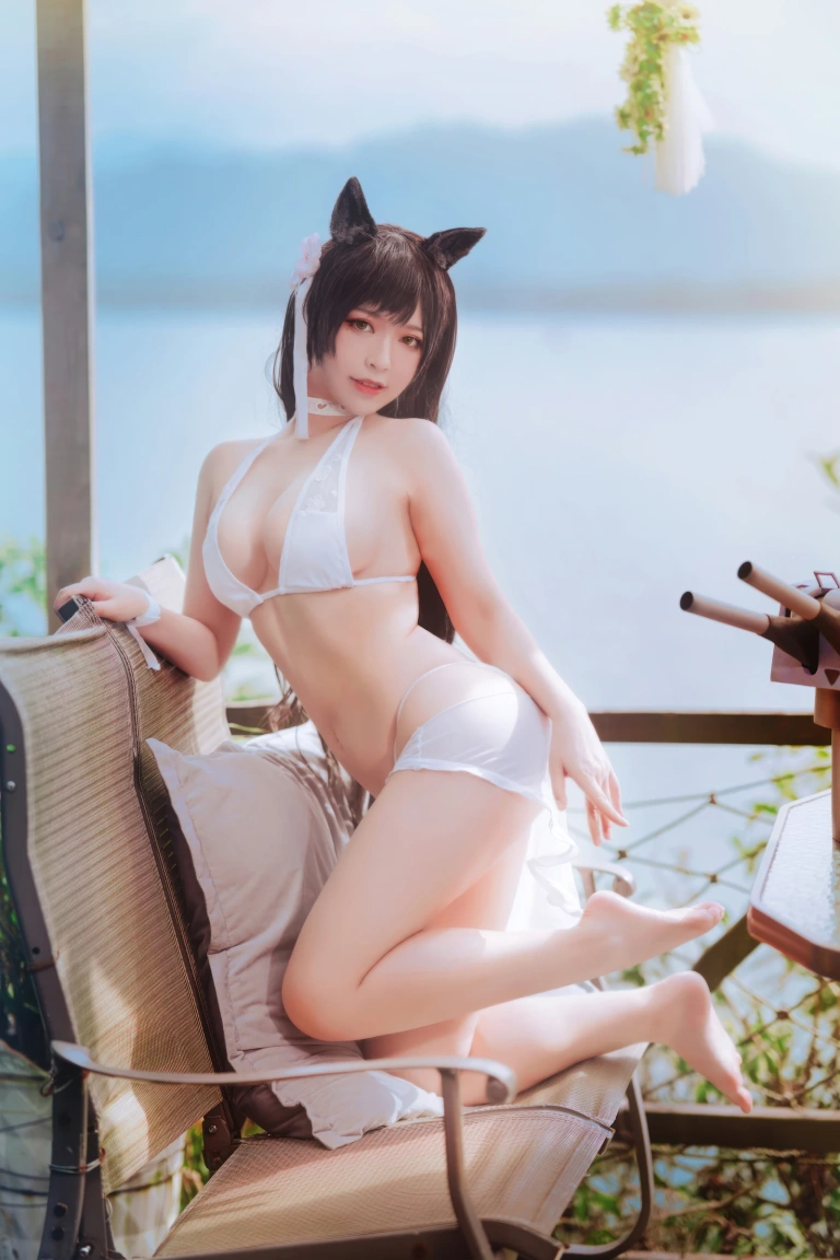 半半子 BANBANKO《碧蓝航线 爱宕泳装》主题写真：27张全套美图