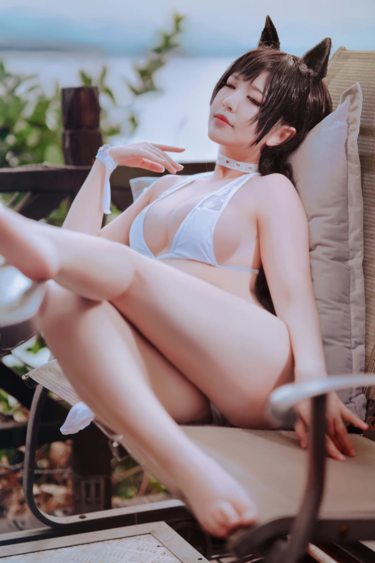 半半子 BANBANKO《碧蓝航线 爱宕泳装》主题写真：27张全套美图