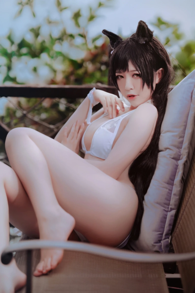 半半子 BANBANKO《碧蓝航线 爱宕泳装》主题写真：27张全套美图
