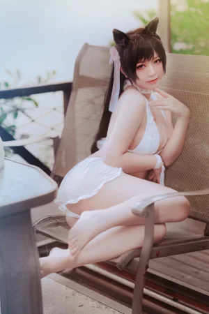 半半子 BANBANKO《碧蓝航线 爱宕泳装》主题写真：27张全套美图