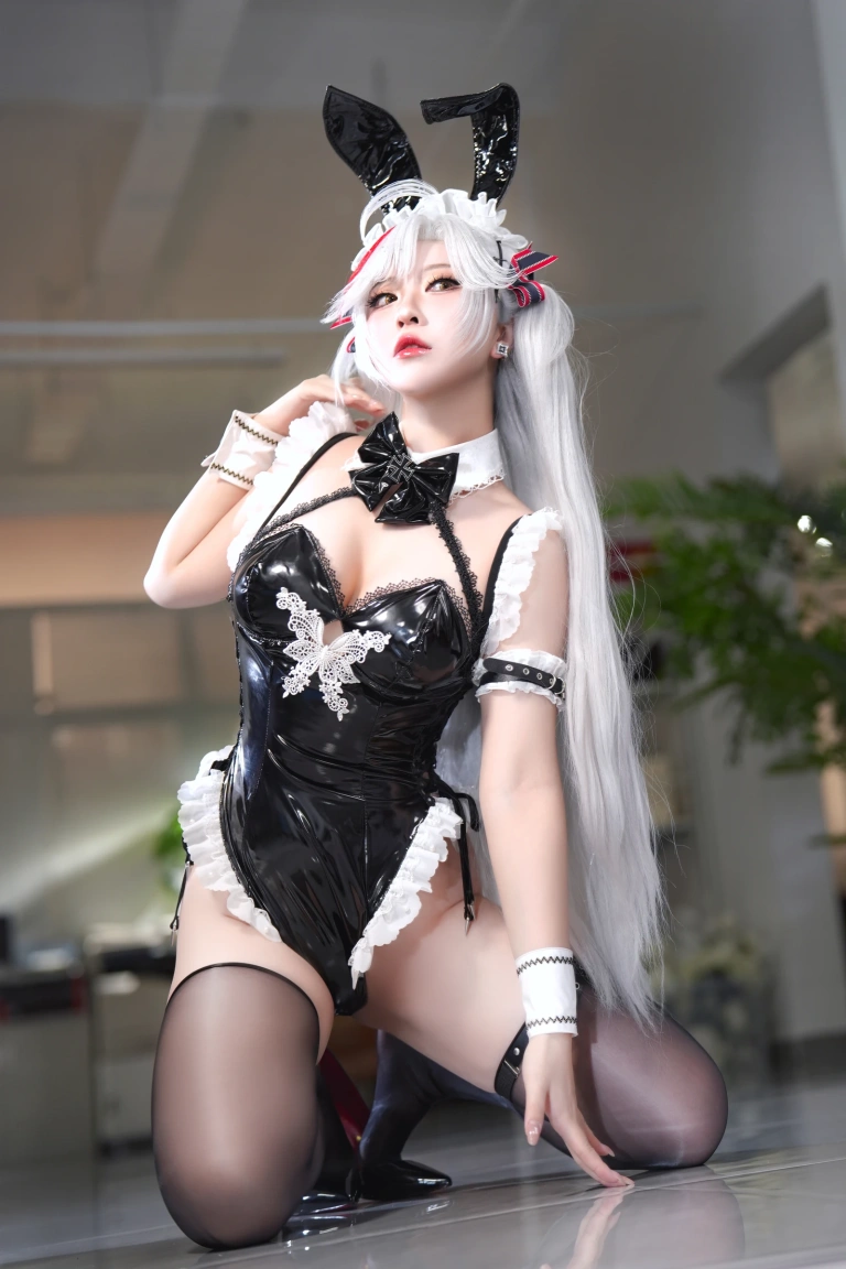 半半子 BANBANKO《欧根亲王Bunny》主题写真：62张全套美图，含7个视频