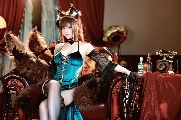 半半子 BANBANKO《碧蓝航线·天城 玉座落鸾》主题写真：62张全套美图，含10个视频