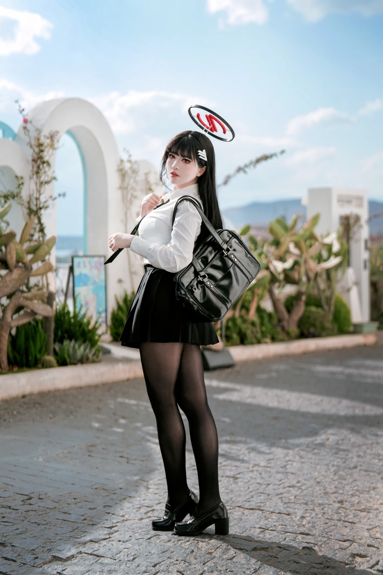 半半子 BANBANKO《蔚蓝档案 调月莉音 Vol.03 制服x競泳》主题写真：64张全套美图，含5个视频