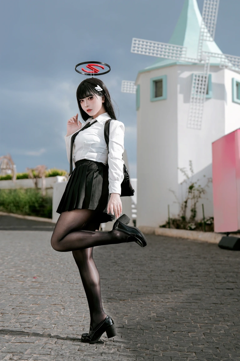半半子 BANBANKO《蔚蓝档案 调月莉音 Vol.03 制服x競泳》主题写真：64张全套美图，含5个视频
