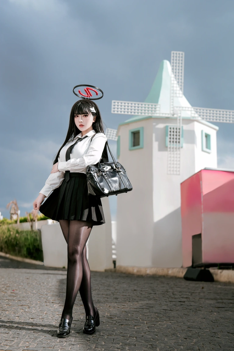 半半子 BANBANKO《蔚蓝档案 调月莉音 Vol.03 制服x競泳》主题写真：64张全套美图，含5个视频