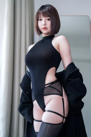 半半子 BANBANKO《今日は黑 Vol.3》主题写真：20张全套美图，含1个视频