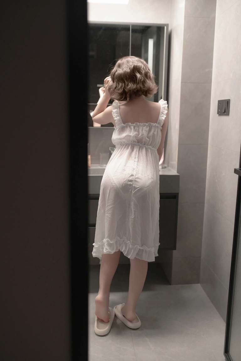 Bangni邦尼《湿身》主题写真：84张全套美图