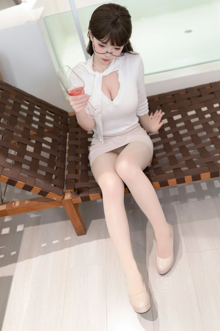 Bangni邦尼《触手来袭》主题写真：97张全套美图