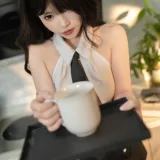 Bangni邦尼《小职员》主题写真：83张全套美图