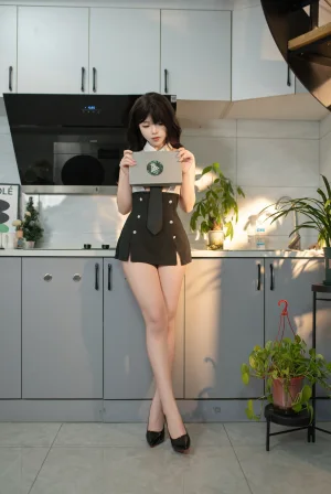Bangni邦尼《小职员》主题写真：83张全套美图