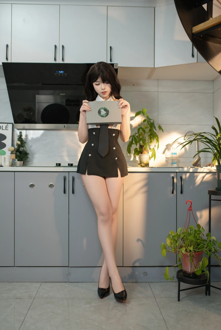 Bangni邦尼《小职员》主题写真：83张全套美图