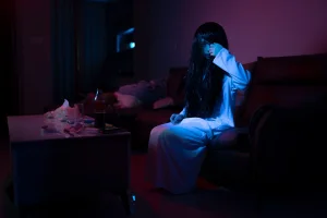 Bangni邦尼《万圣节派对 贞子女友》主题写真：90张全套美图