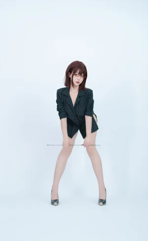 Bangni邦尼《女秘书》主题写真：68张全套美图，含6个视频