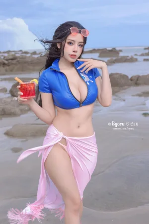 Byoru《Nico Robin》主题写真：30张全套美图