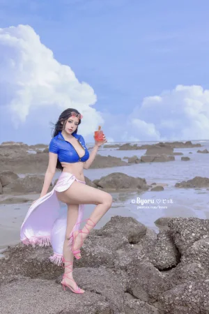 Byoru《Nico Robin》主题写真：30张全套美图