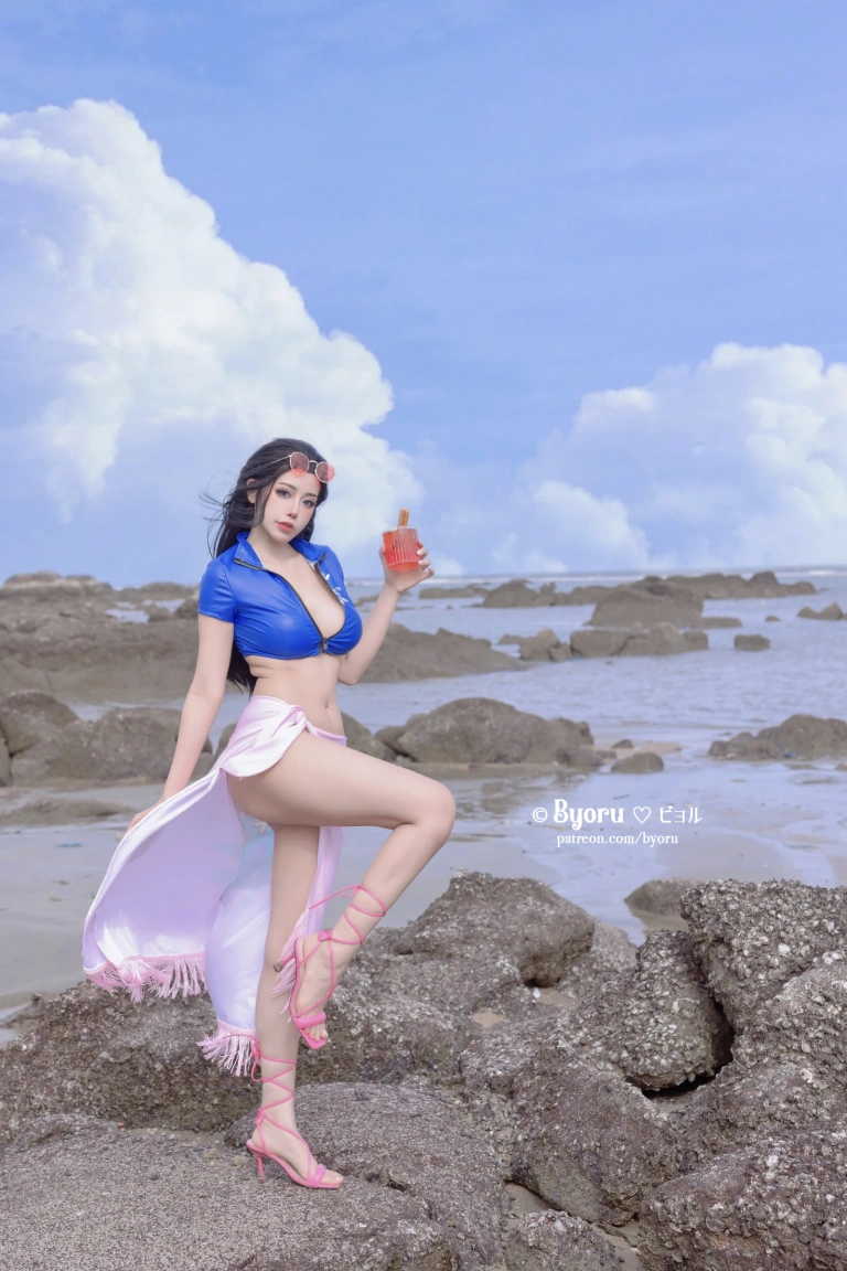 Byoru《Nico Robin》主题写真：30张全套美图