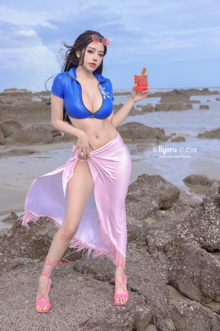 Byoru《Nico Robin》主题写真：30张全套美图