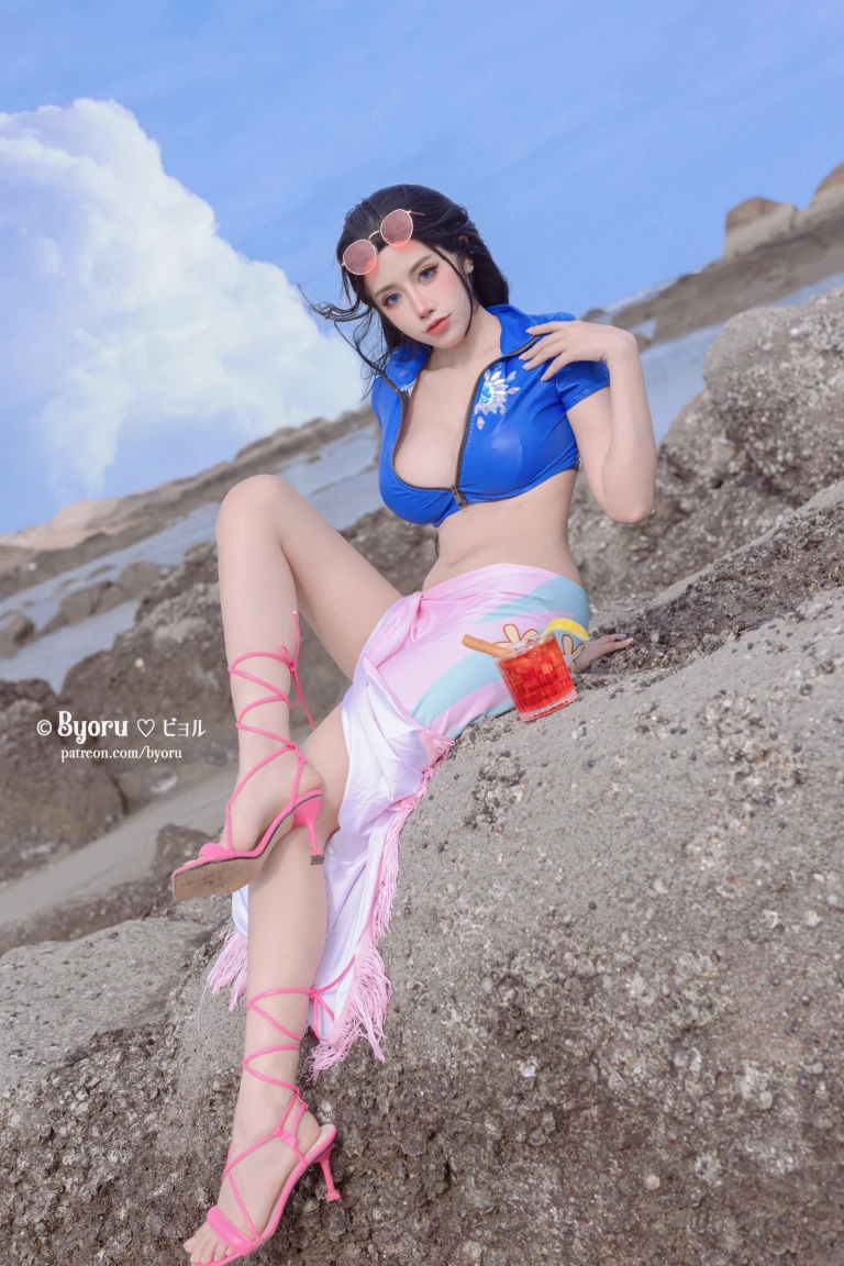 Byoru《Nico Robin》主题写真：30张全套美图