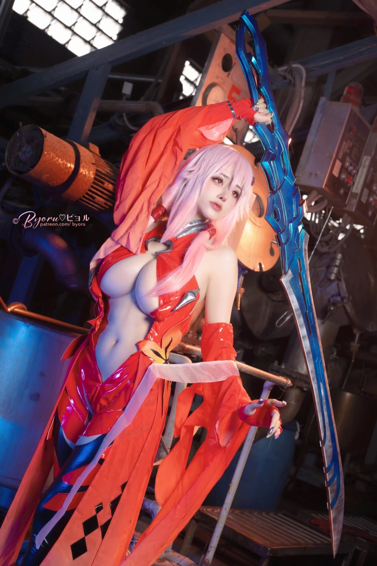 Byoru《Inori》主题写真：43张全套美图，含8个视频