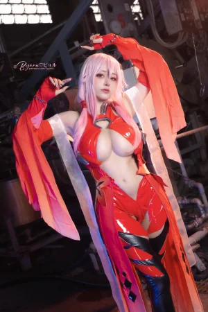 Byoru《Inori》主题写真：43张全套美图，含8个视频