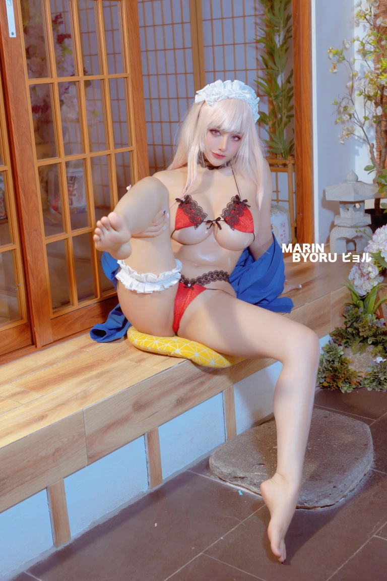 Byoru《Marin Red》主题写真：42张全套美图，含8个视频