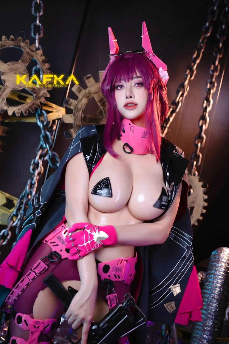 Byoru《Kafka Cyberpink》主题写真：41张全套美图，含10个视频