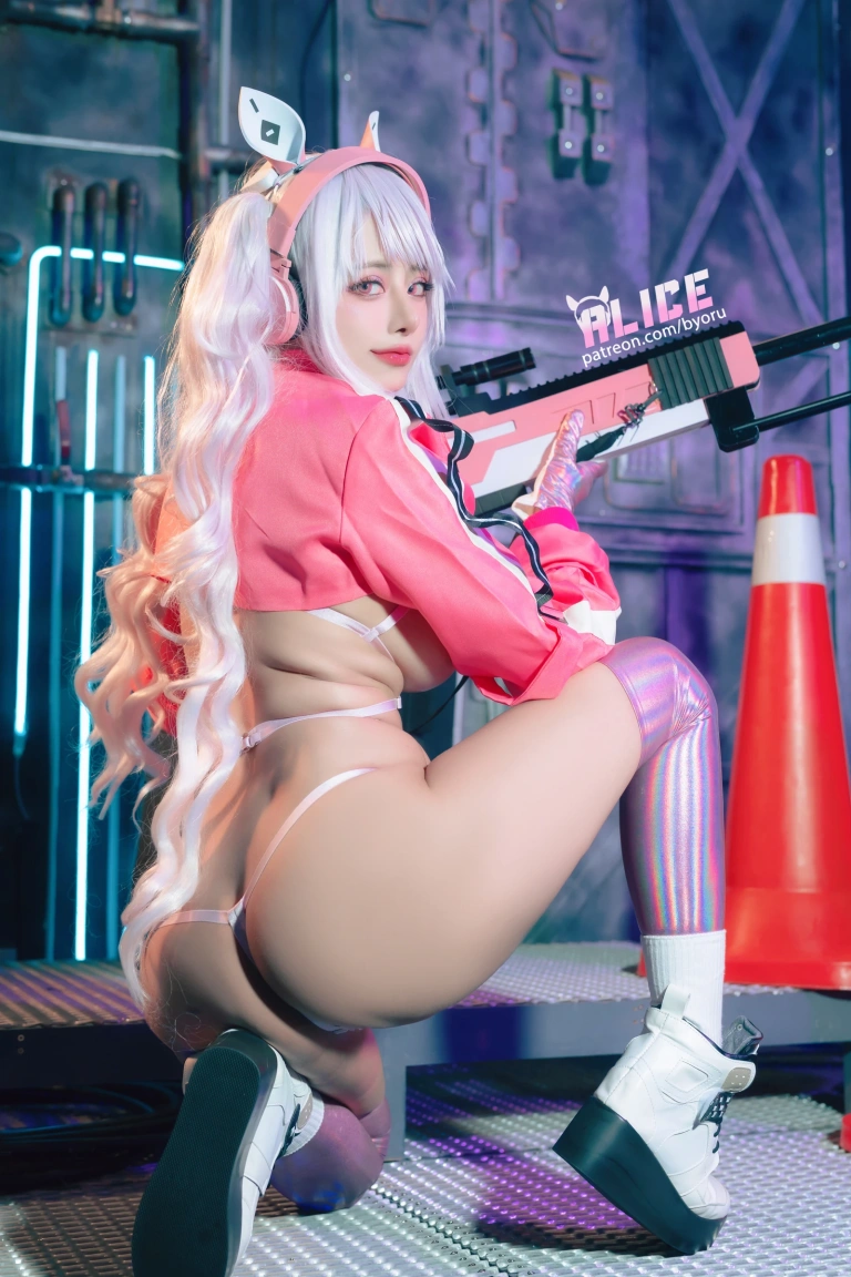 Byoru《Alice Nikke》主题写真：35张全套美图，含5个视频
