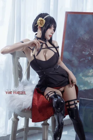 Byoru《Yor thorn princess》主题写真：48张全套美图，含8个视频