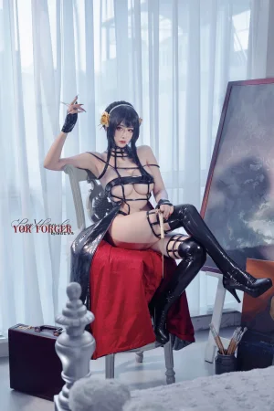 Byoru《Yor thorn princess》主题写真：48张全套美图，含8个视频