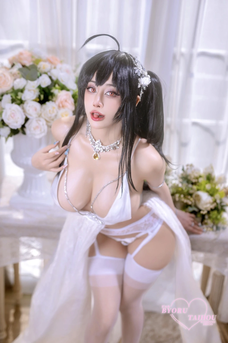 Byoru《Taihou wedding dress》主题写真：52张全套美图，含8个视频