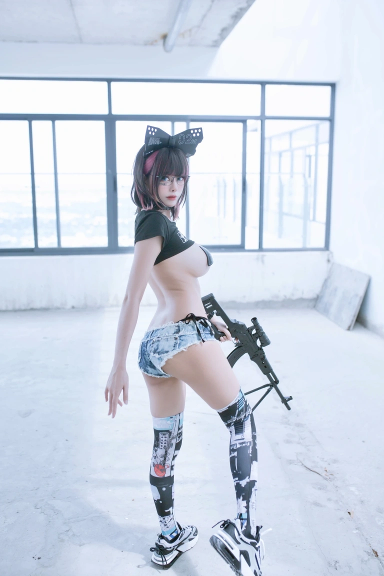 Byoru《Phone Set》主题写真：45张全套美图，含4个视频