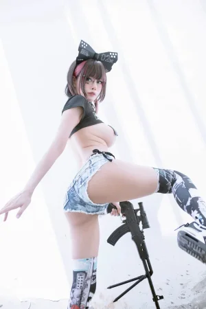 Byoru《Phone Set》主题写真：45张全套美图，含4个视频