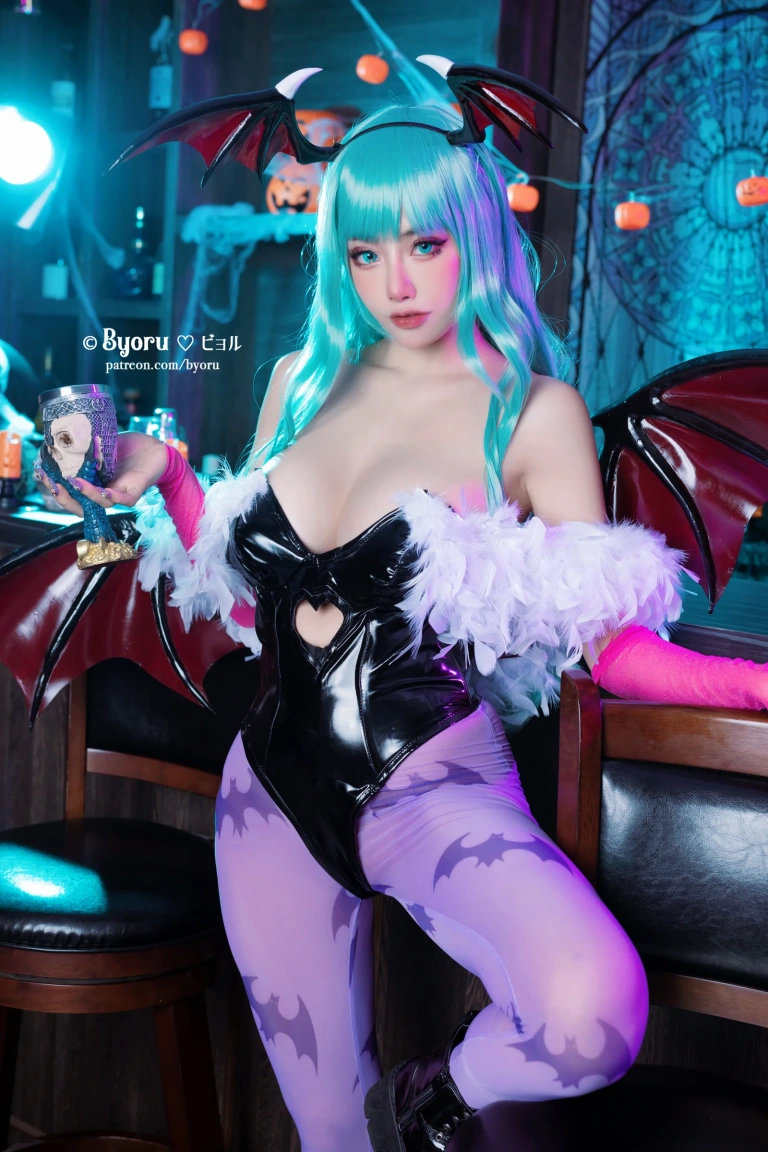 Byoru《Morrigan ✧Darkstarkers✧》主题写真：45张全套美图，含4个视频
