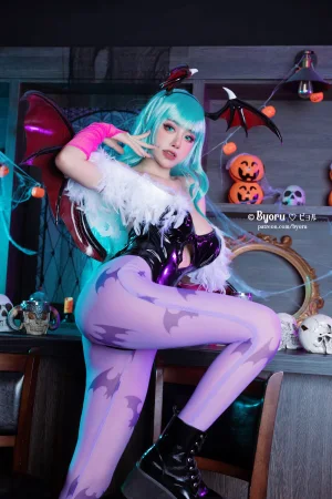 Byoru《Morrigan ✧Darkstarkers✧》主题写真：45张全套美图，含4个视频