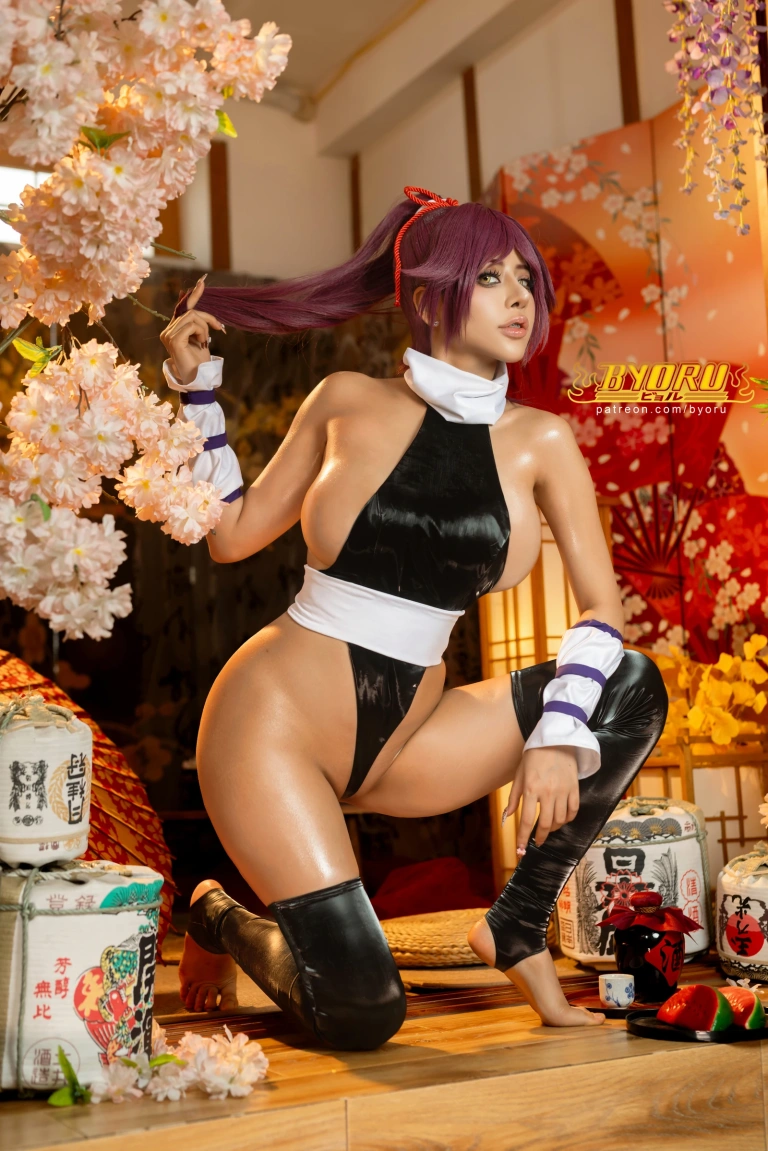 Byoru《Yoruichi – Bleach》主题写真：73张全套美图，含18个视频