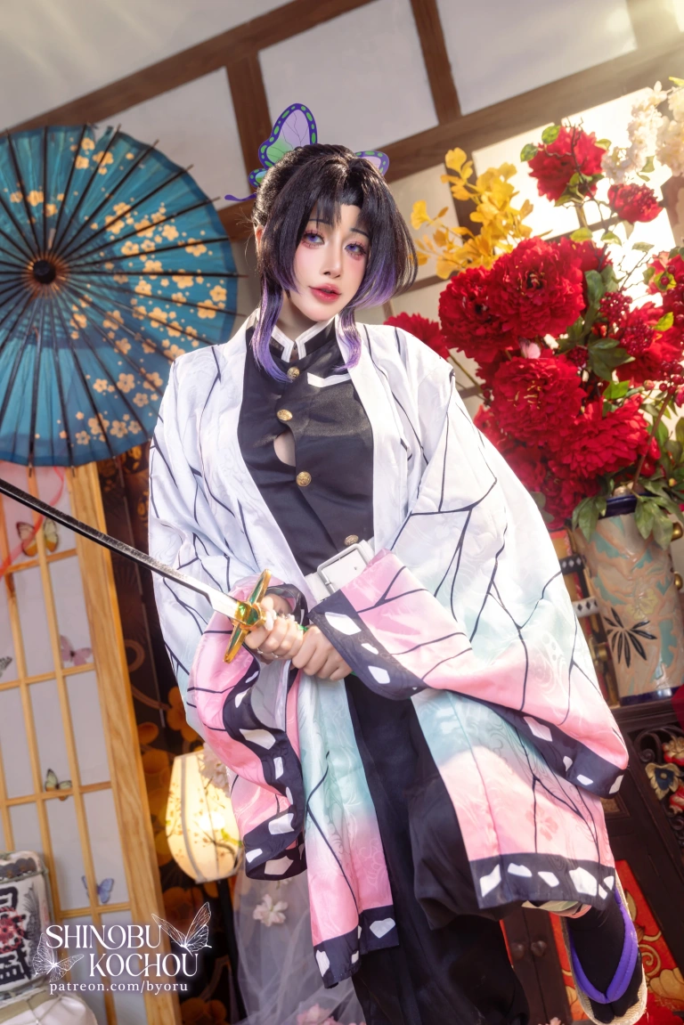 Byoru《Shinobu Demon Slayer》主题写真：75张全套美图，含27个视频