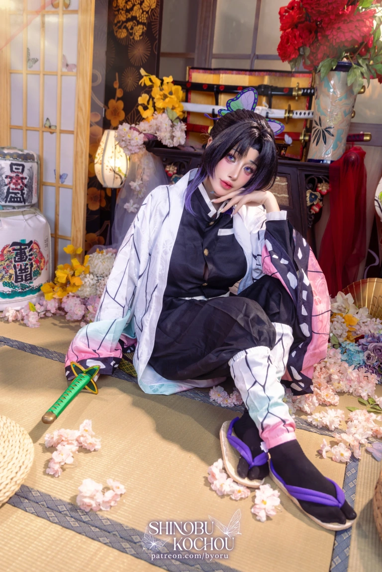 Byoru《Shinobu Demon Slayer》主题写真：75张全套美图，含27个视频