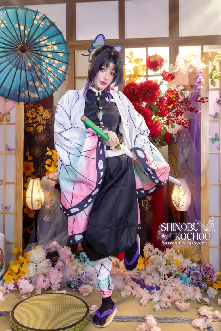 Byoru《Shinobu Demon Slayer》主题写真：75张全套美图，含27个视频