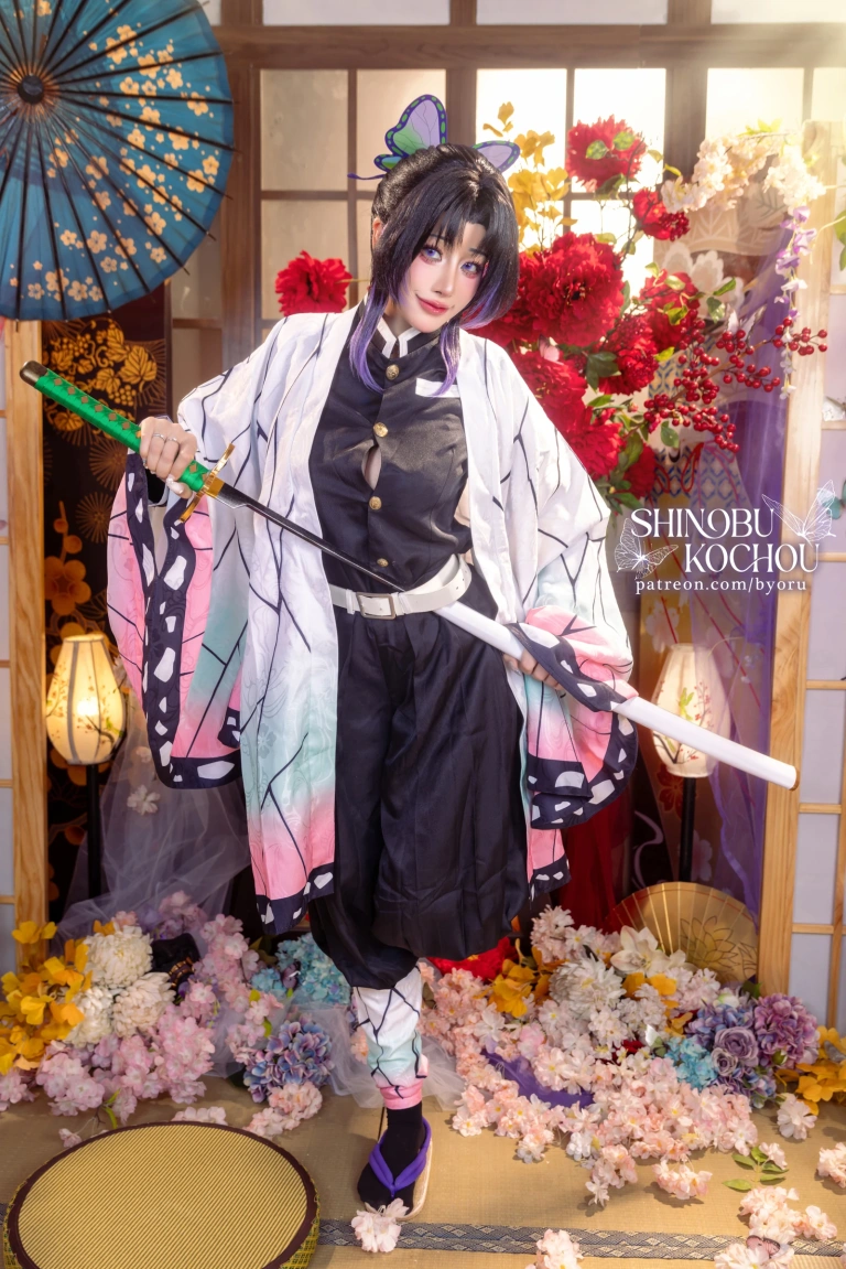 Byoru《Shinobu Demon Slayer》主题写真：75张全套美图，含27个视频