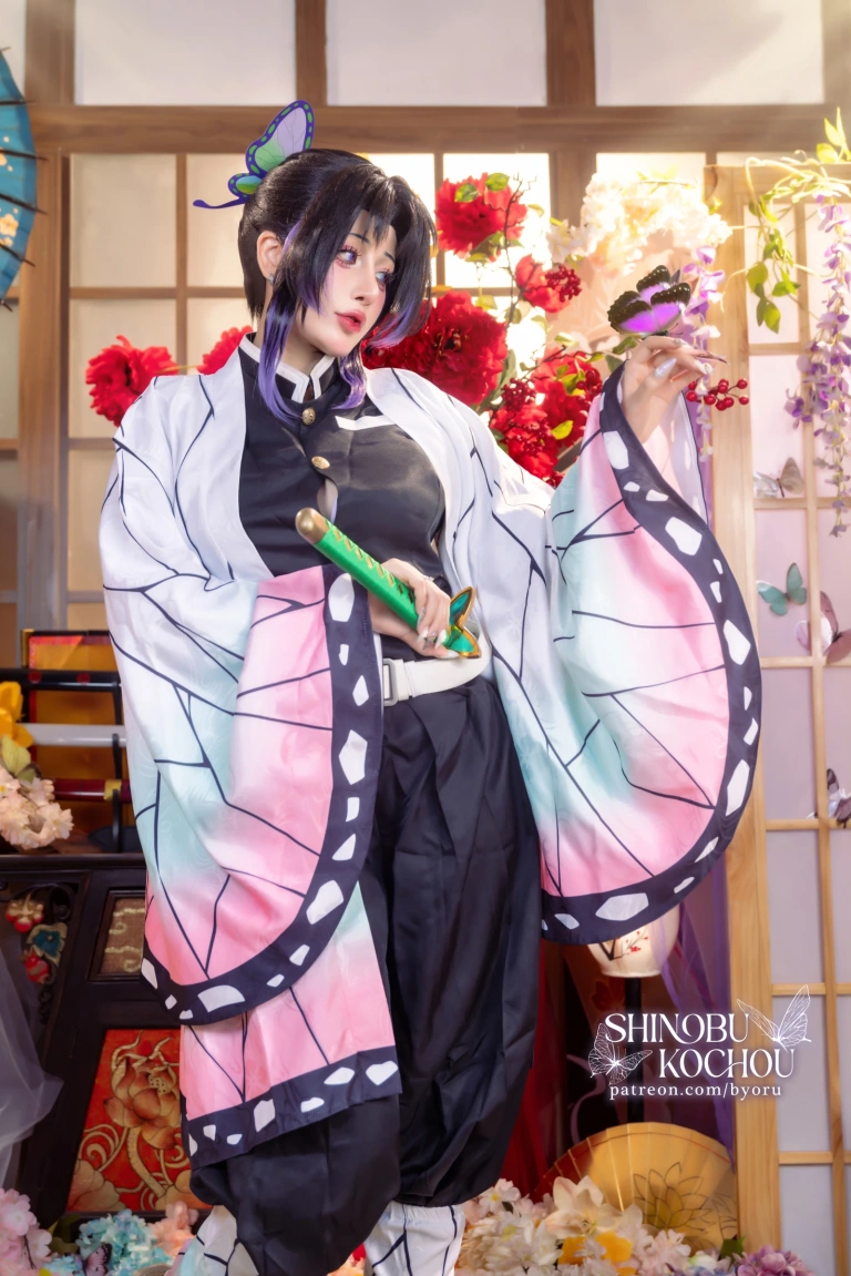 Byoru《Shinobu Demon Slayer》主题写真：75张全套美图，含27个视频