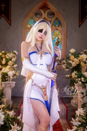 Byoru《Sword Maiden》主题写真：77张全套美图，含25个视频