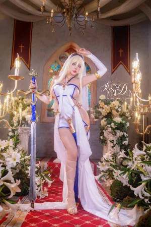 Byoru《Sword Maiden》主题写真：77张全套美图，含25个视频